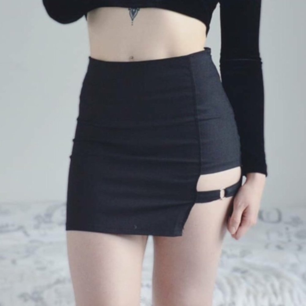 Cut out mini skirt